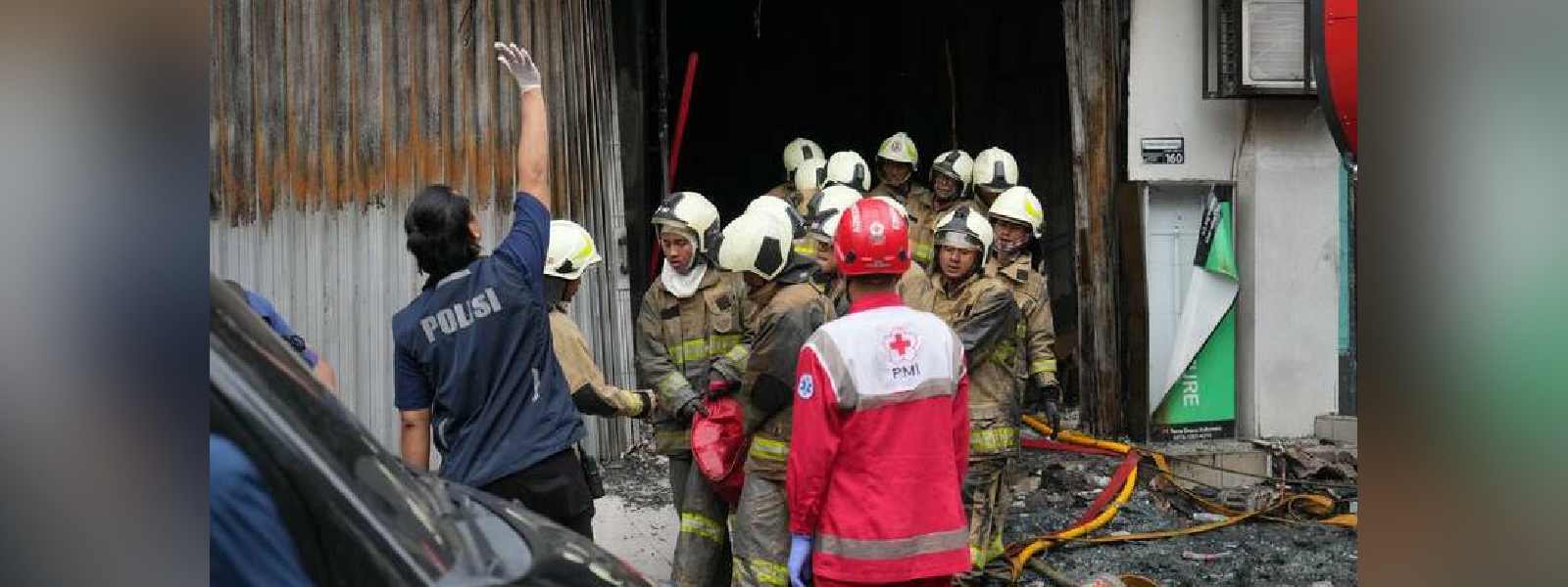 ඉන්දුනීසියාවේ වැඩිහිටි නිවාසයක ගින්නක්